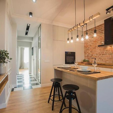 Modern Flat In The Centre - By Hik Apartments Varsóvia Exterior foto